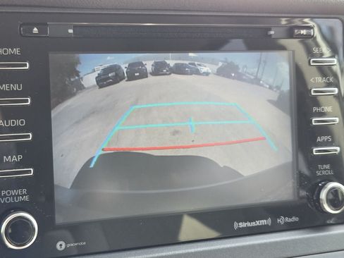 Used 2019 Toyota Sienna LE FWD image 18