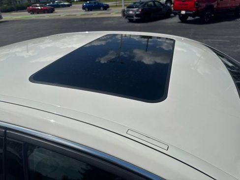 Used 2010 Mercedes-Benz E 350 Sedan image 47