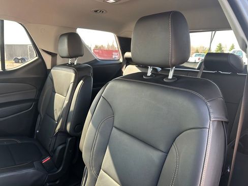 Used 2021 Chevrolet Traverse LT w/ LT Premium Package AWD/4WD image 23