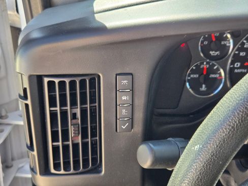 Used 2024 Chevrolet Express 2500 w/ Driver Convenience Package image 21