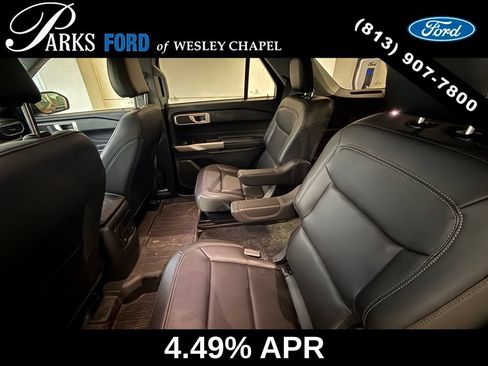Used 2023 Ford Explorer XLT w/ Equipment Group 202A RWD image 4