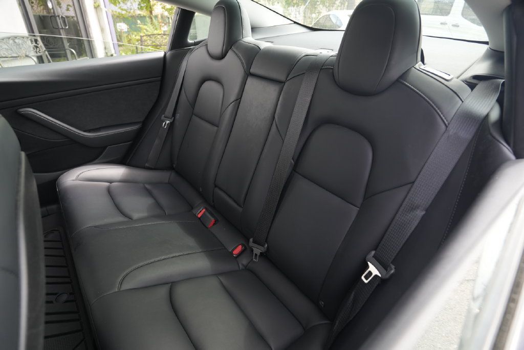 Used 2023 Tesla Model 3 Standard Range RWD image 17