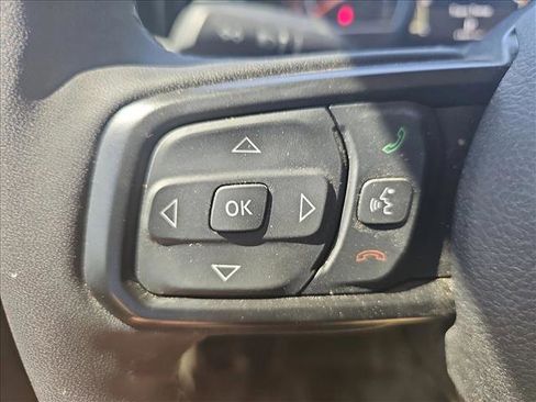 Used 2025 Jeep Gladiator Mojave w/ Convenience Group image 15