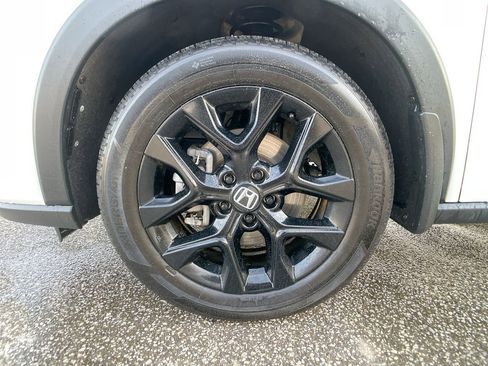 Used 2024 Honda HR-V Sport image 11