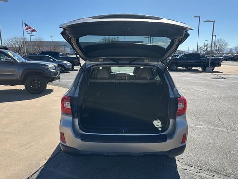 Used 2017 Subaru Outback 2.5i Limited image 23