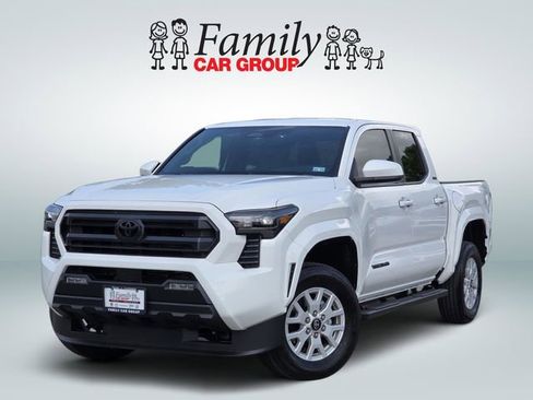 Used 2026 Toyota Tacoma SR5 image 1