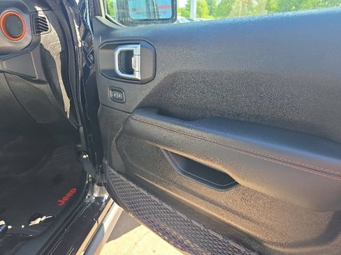 Used 2023 Jeep Gladiator Mojave w/ Cold Weather Group AWD/4WD image 81