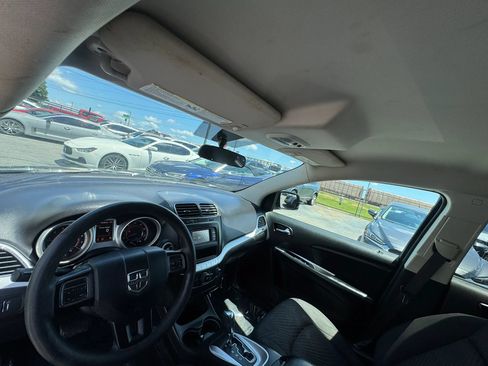 Used 2017 Dodge Journey SE FWD image 12