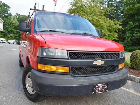 Used 2020 Chevrolet Express 2500 RWD image 58