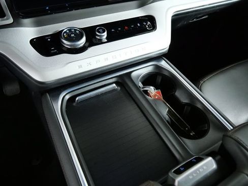 Certified 2025 Ford Expedition Active AWD/4WD image 22