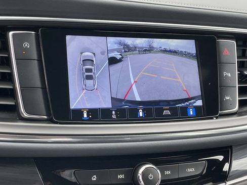 Used 2024 Buick Enclave Premium image 17