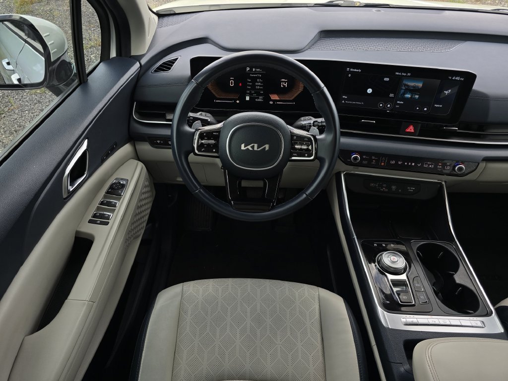 Certified 2025 Kia Carnival EX FWD image 23