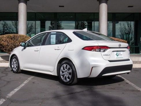 Used 2021 Toyota Corolla LE w/ Carpet Mat Package (TMS) image 5