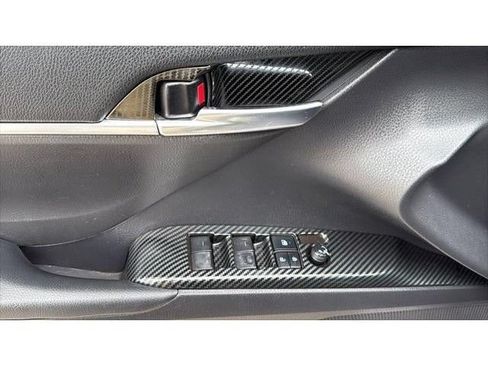 Used 2022 Toyota Camry SE FWD image 14