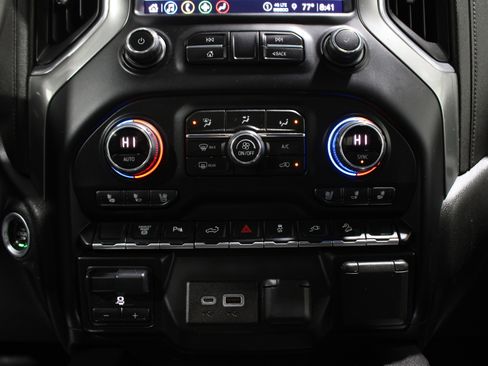 Used 2022 Chevrolet Silverado 2500 LTZ w/ LTZ Plus Package image 22