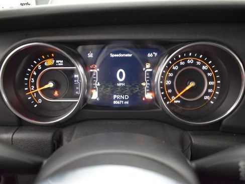 Used 2019 Jeep Wrangler Unlimited Sahara image 7