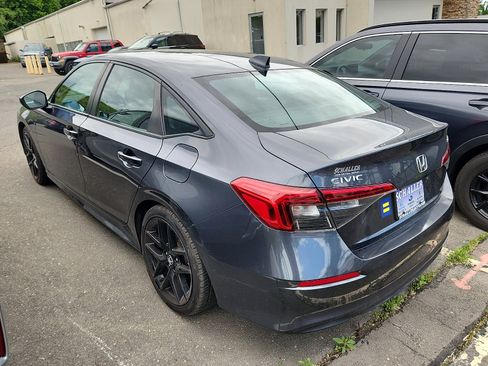 Used 2022 Honda Civic Sport image 3