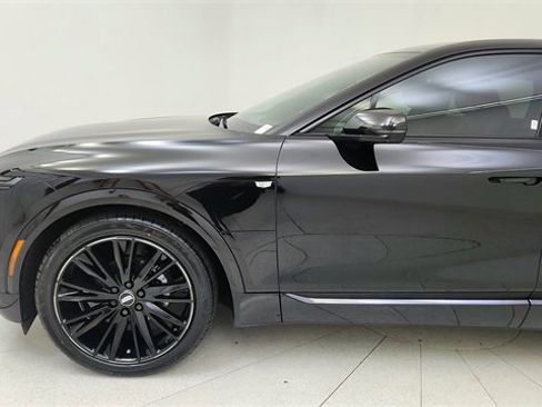 Used 2025 Cadillac Lyriq Sport image 9