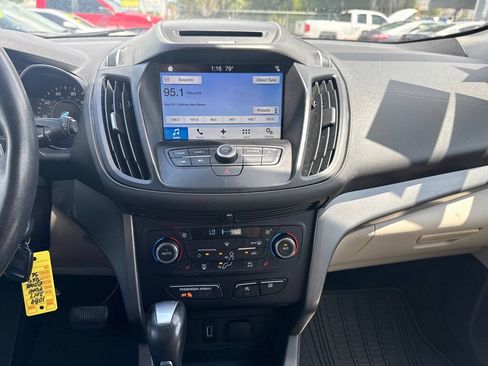 Used 2017 Ford Escape SE w/ SE Leather Comfort Package AWD/4WD image 13