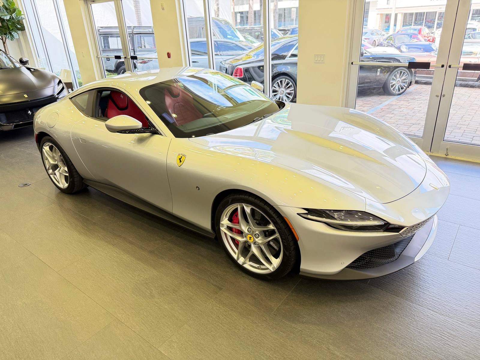 Used 2022 Ferrari Roma RWD image 10