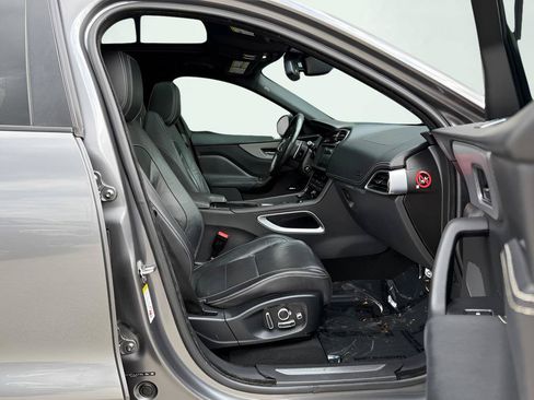Used 2018 Jaguar F-PACE S AWD/4WD image 32