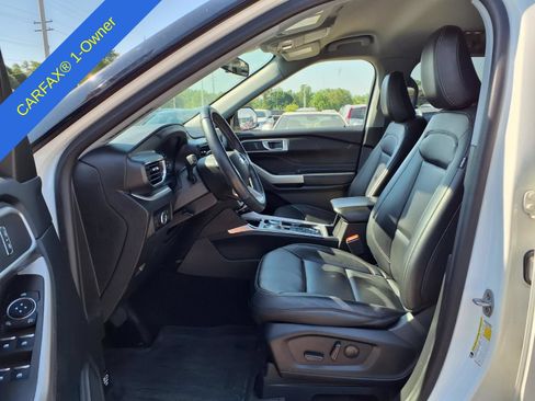Used 2023 Ford Explorer XLT w/ Equipment Group 202A AWD/4WD image 18