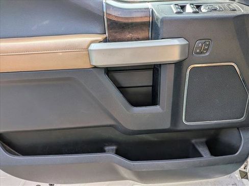 Used 2022 Ford F250 Lariat w/ Lariat Ultimate Package image 7