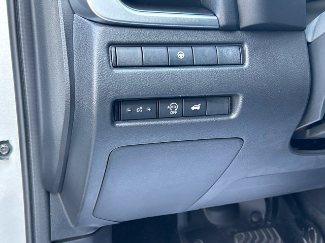 Used 2025 Nissan Rogue SV AWD/4WD image 21