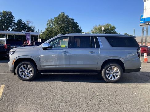 New 2025 Chevrolet Suburban Premier image 4