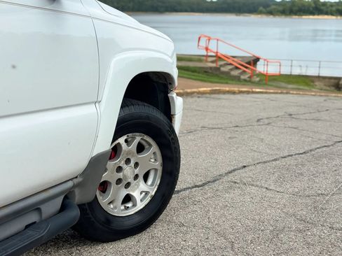 Used 2006 Chevrolet Tahoe Z71 w/ Z71 Preferred Equipment Group AWD/4WD image 21