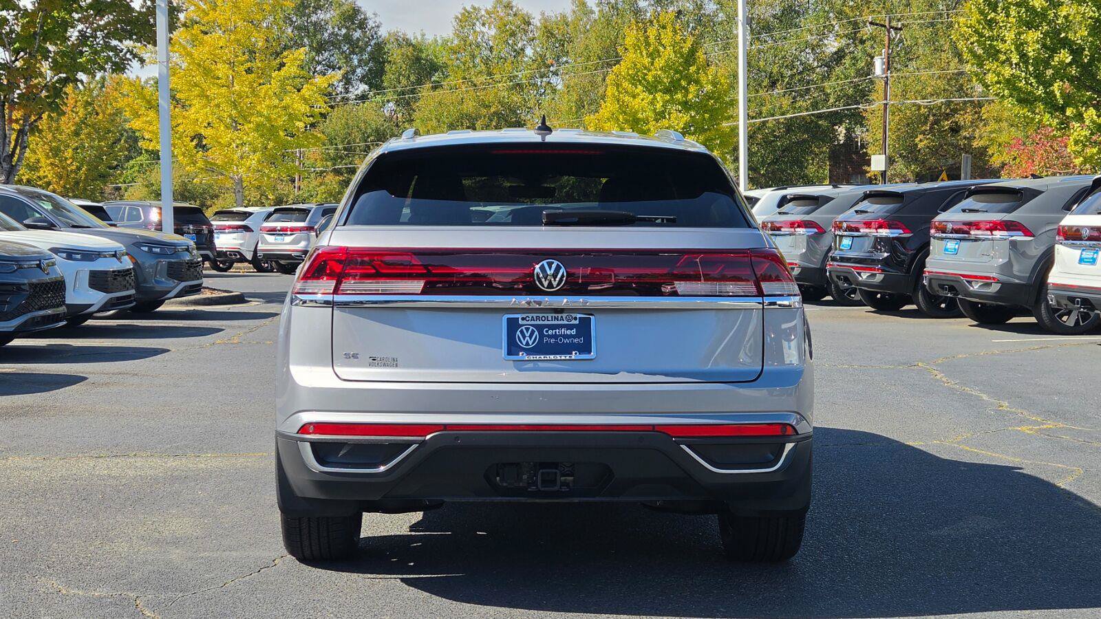 Used 2024 Volkswagen Atlas Cross Sport SE FWD image 4
