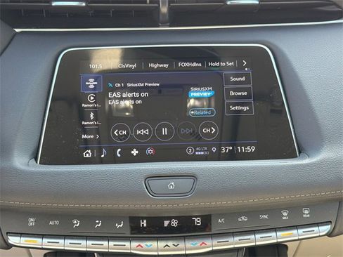 Used 2022 Cadillac XT4 Luxury w/ Driver Awareness Package image 29