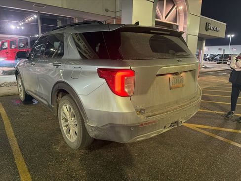 Used 2024 Ford Explorer XLT w/ Equipment Group 202A image 10