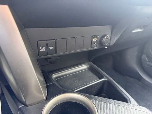 Used 2014 Toyota RAV4 LE image 22