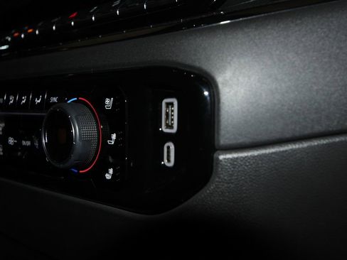 Used 2023 Chevrolet Silverado 1500 ZR2 w/ Technology Package image 27