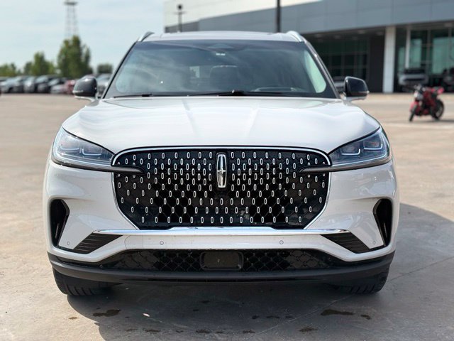 Used 2025 Lincoln Aviator Reserve w/ Equipment Group 201A AWD/4WD image 3