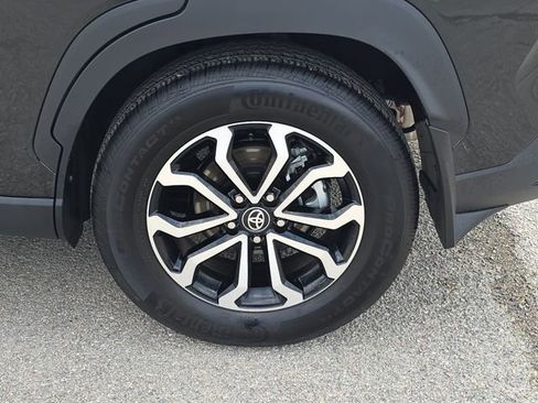 Used 2026 Toyota Corolla Cross SE image 32