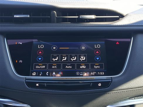 Used 2025 Cadillac XT5 Sportv image 22