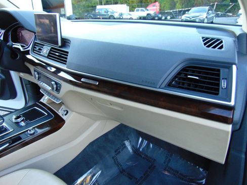 Used 2018 Audi Q5 2.0T Premium Plus w/ Premium Plus Package image 20