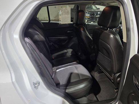 Used 2016 Chevrolet Trax LT w/ LT Convenience Package AWD/4WD image 30
