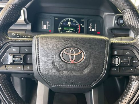 Certified 2025 Toyota Tacoma SR5 AWD/4WD image 26