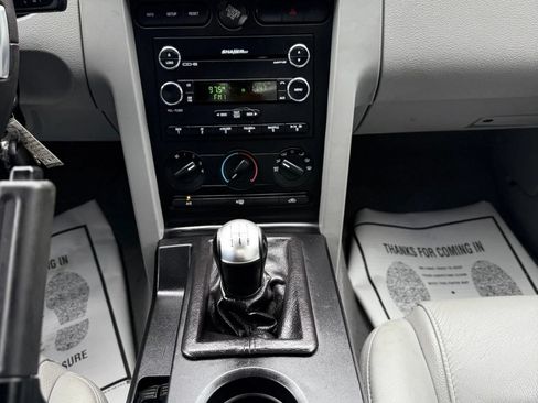 Used 2009 Ford Mustang Premium RWD image 16