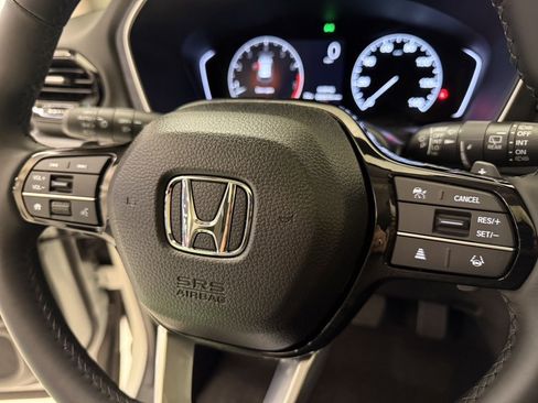 New 2025 Honda Pilot Touring image 23