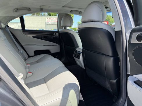 Used 2014 Lexus LS 460 w/ Comfort Package RWD image 12