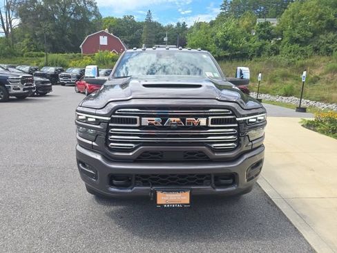 Used 2025 RAM 2500 Laramie w/ Sport Appearance Package AWD/4WD image 2