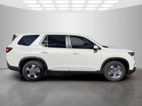 New 2025 Honda Pilot EX-L image 6