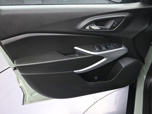 Certified 2024 Chevrolet Trax RS w/ Driver Confidence Package image 22