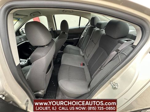 Used 2011 Chevrolet Cruze LT image 29