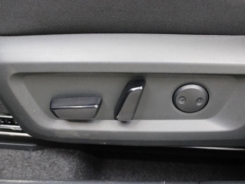 New 2026 Nissan Rogue SV FWD image 17