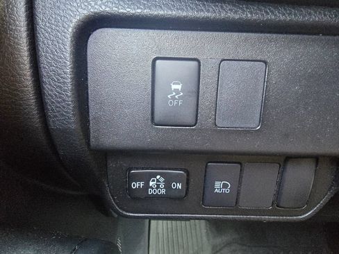 Used 2020 Toyota Tacoma SR w/ SR Convenience Package RWD image 21